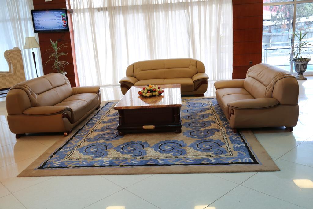 Afarensis International Hotel Адис Абеба Екстериор снимка