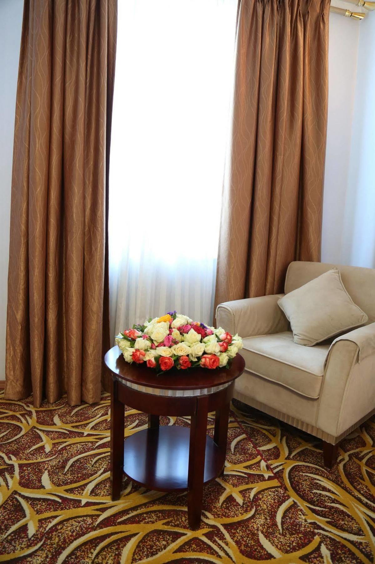 Afarensis International Hotel Адис Абеба Екстериор снимка
