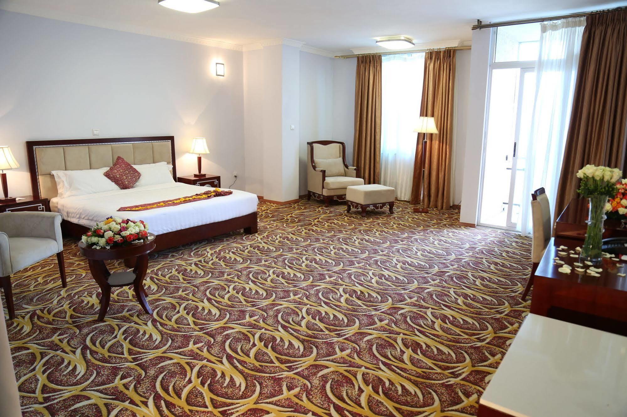 Afarensis International Hotel Адис Абеба Екстериор снимка
