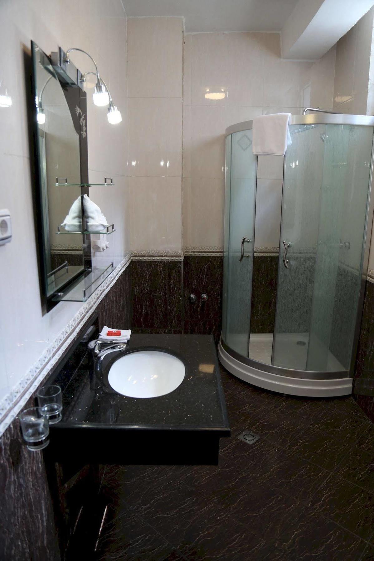 Afarensis International Hotel Адис Абеба Екстериор снимка
